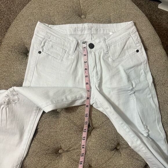 ‎Distressed Cropped Jeans - Picture 14 of 16